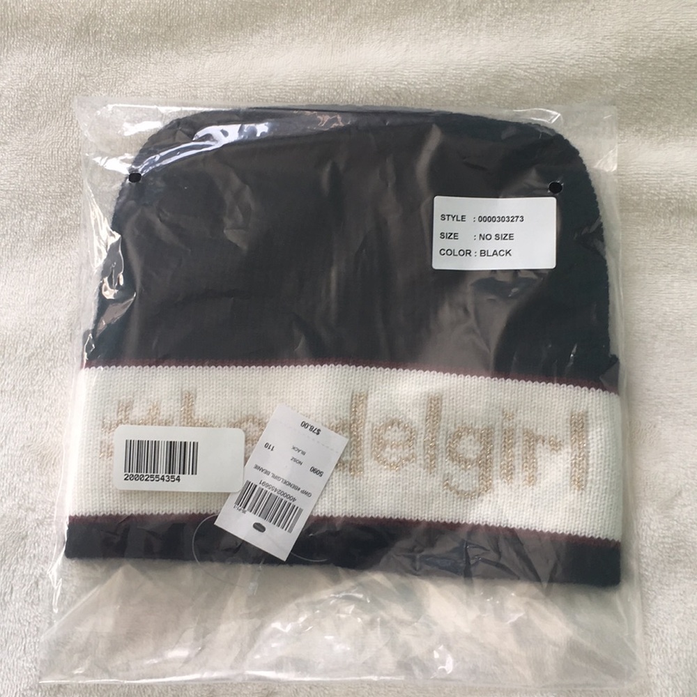 Henri Bendel Bendelgirl hat beanie NWT
